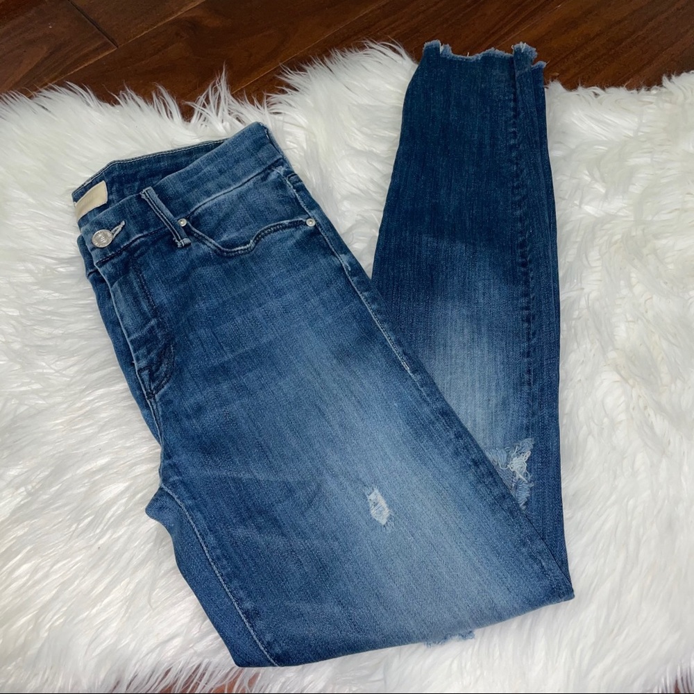 MOTHER Jeans Looker Ankle Chew Size 25